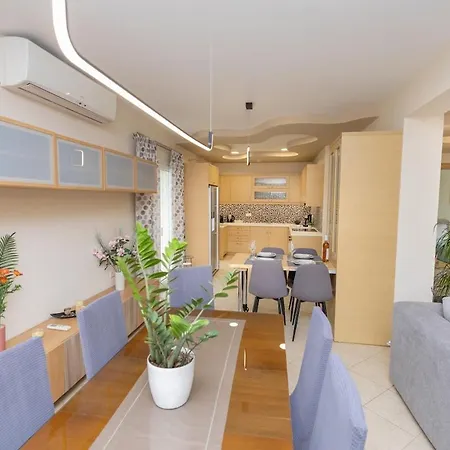 Mare Luxury With Private Pool Goúrnes