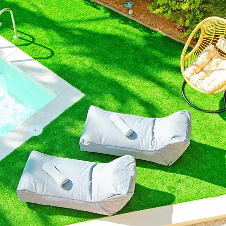 Mare Luxury With Private Pool Case de vacanță
